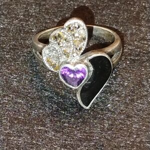 Elegant Silver Ring with Purple Heart and Black Detail